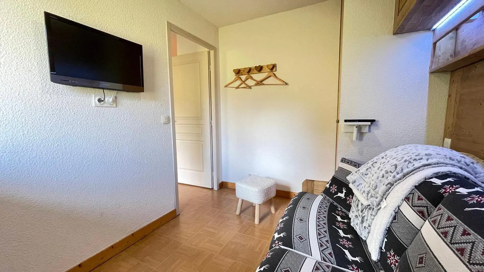 פלומה Appartement 2 Chambres Au Pied Des Pistes Avec Piscine Interieure - Fr-1-505-228 0*,